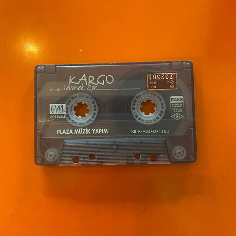 Kargo / Sevmek Zor, Kapaksız Kaset